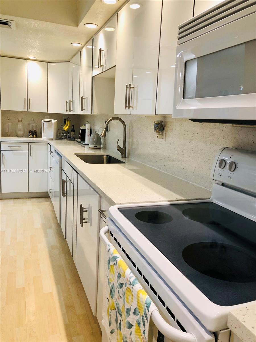 18081 Biscayne Blvd, Aventura, FL, 33160 United States, 2 Bedrooms Bedrooms, ,2 BathroomsBathrooms,Residential,For Sale,Biscayne Blvd,A11510033