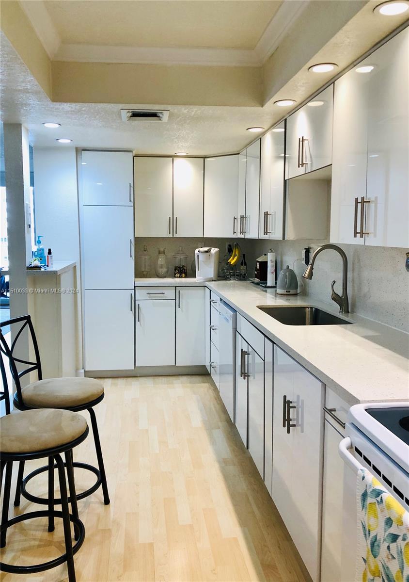 18081 Biscayne Blvd, Aventura, FL, 33160 United States, 2 Bedrooms Bedrooms, ,2 BathroomsBathrooms,Residential,For Sale,Biscayne Blvd,A11510033