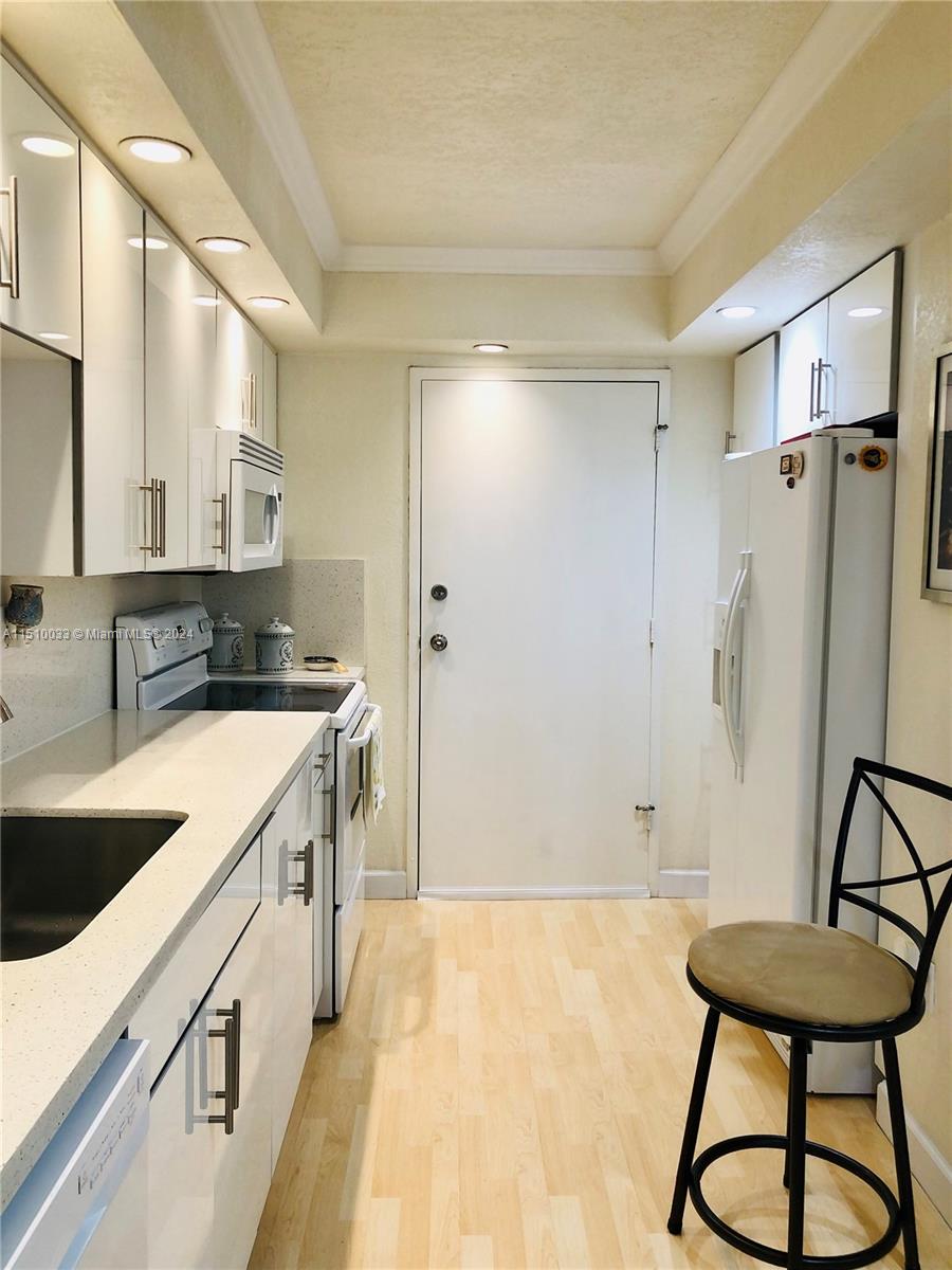 18081 Biscayne Blvd, Aventura, FL, 33160 United States, 2 Bedrooms Bedrooms, ,2 BathroomsBathrooms,Residential,For Sale,Biscayne Blvd,A11510033