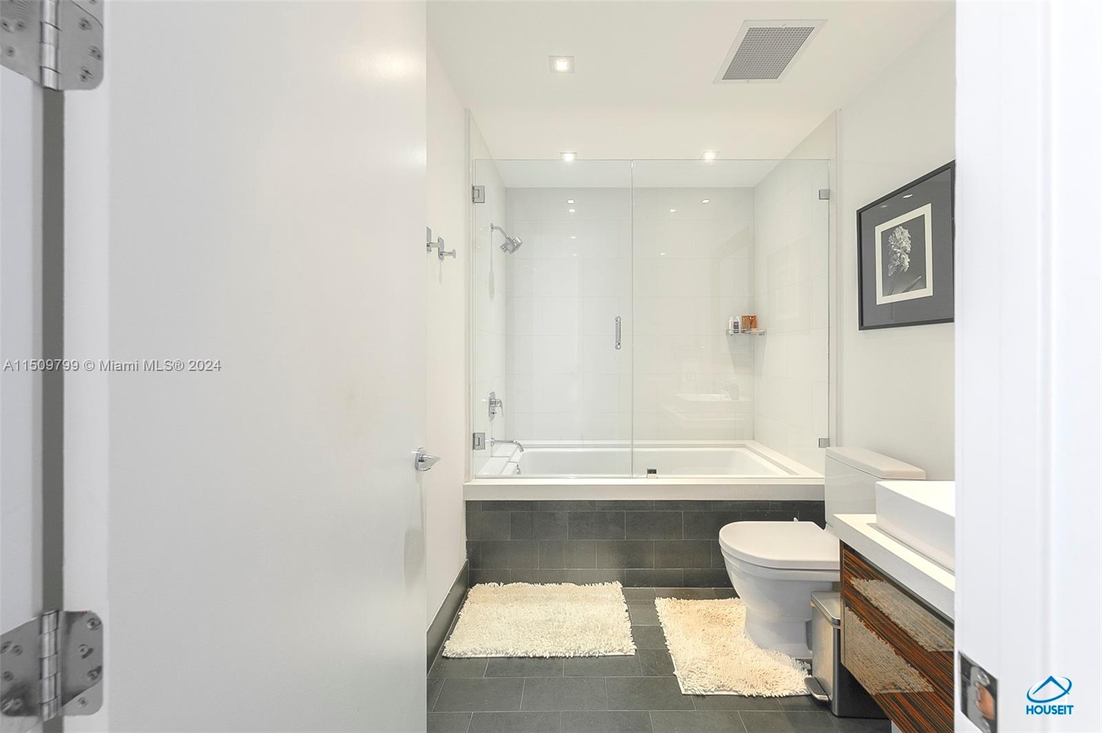 1100 Biscayne Blvd 1603, Miami, Florida 33132, 2 Bedrooms Bedrooms, ,2 BathroomsBathrooms,Residential,For Sale,1100 Biscayne Blvd 1603,A11509799