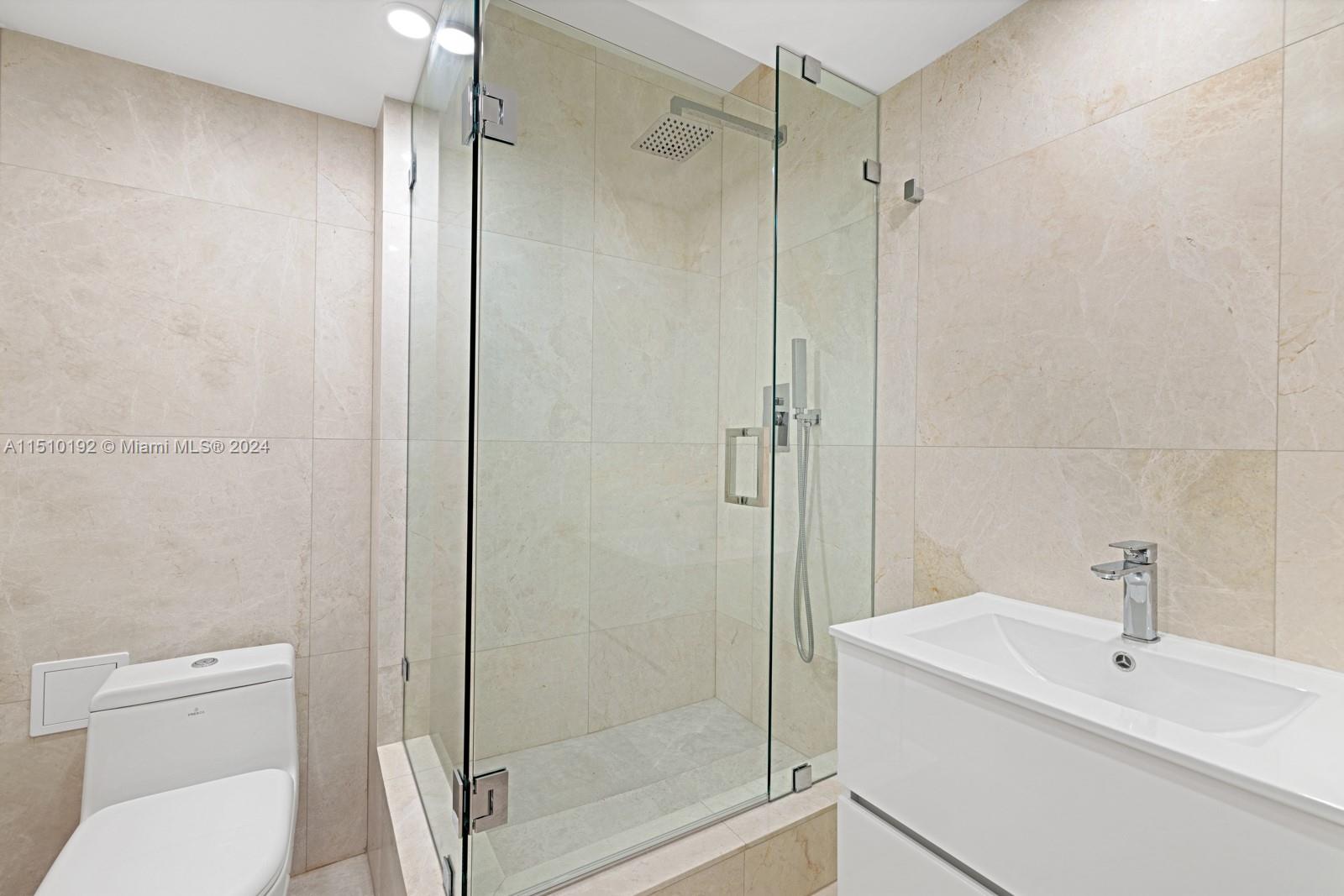 900 Bay Dr 605, Miami Beach, Florida 33141, 1 Bedroom Bedrooms, ,2 BathroomsBathrooms,Residential,For Sale,900 Bay Dr 605,A11510192