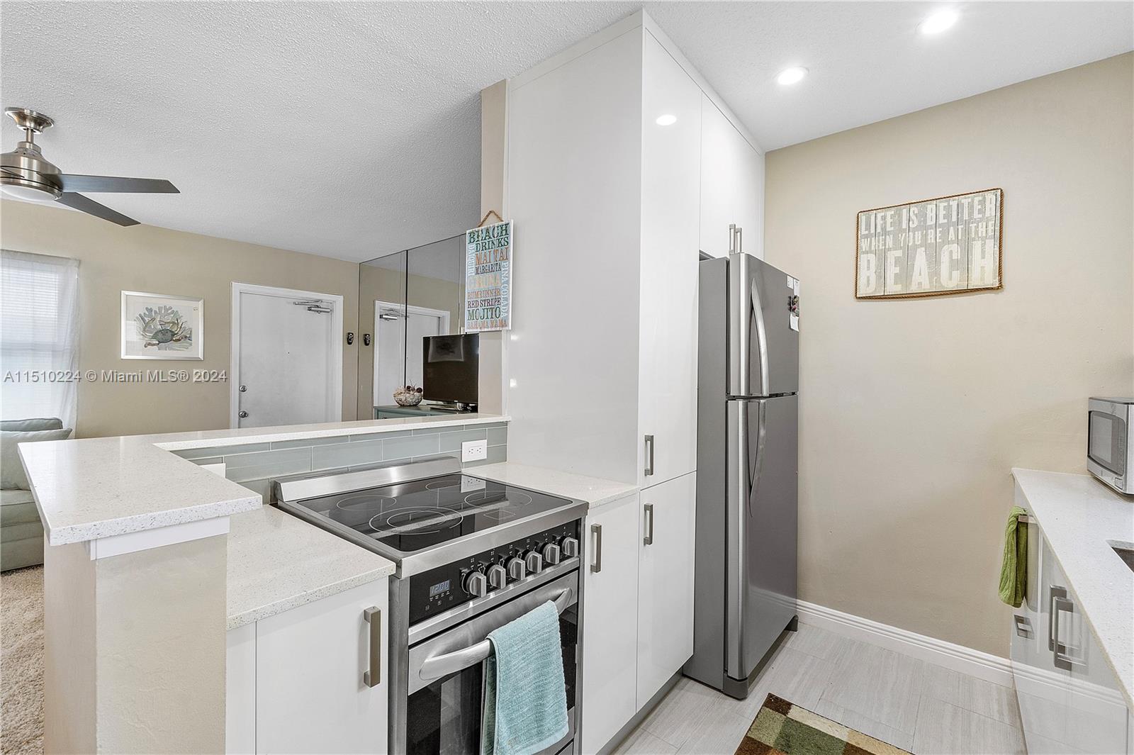 4541 N Ocean Dr 12, Lauderdale By The Sea, Florida 33308, 1 Bedroom Bedrooms, ,1 BathroomBathrooms,Residential,For Sale,4541 N Ocean Dr 12,A11510224
