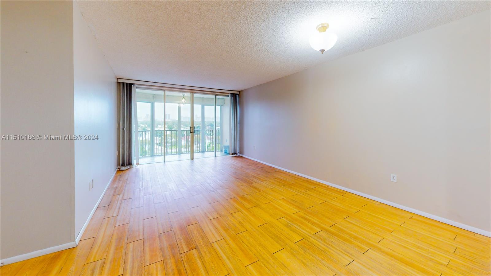 1780 NE 191st St 606-2, Miami, Florida 33179, 1 Bedroom Bedrooms, ,1 BathroomBathrooms,Residential,For Sale,1780 NE 191st St 606-2,A11510186