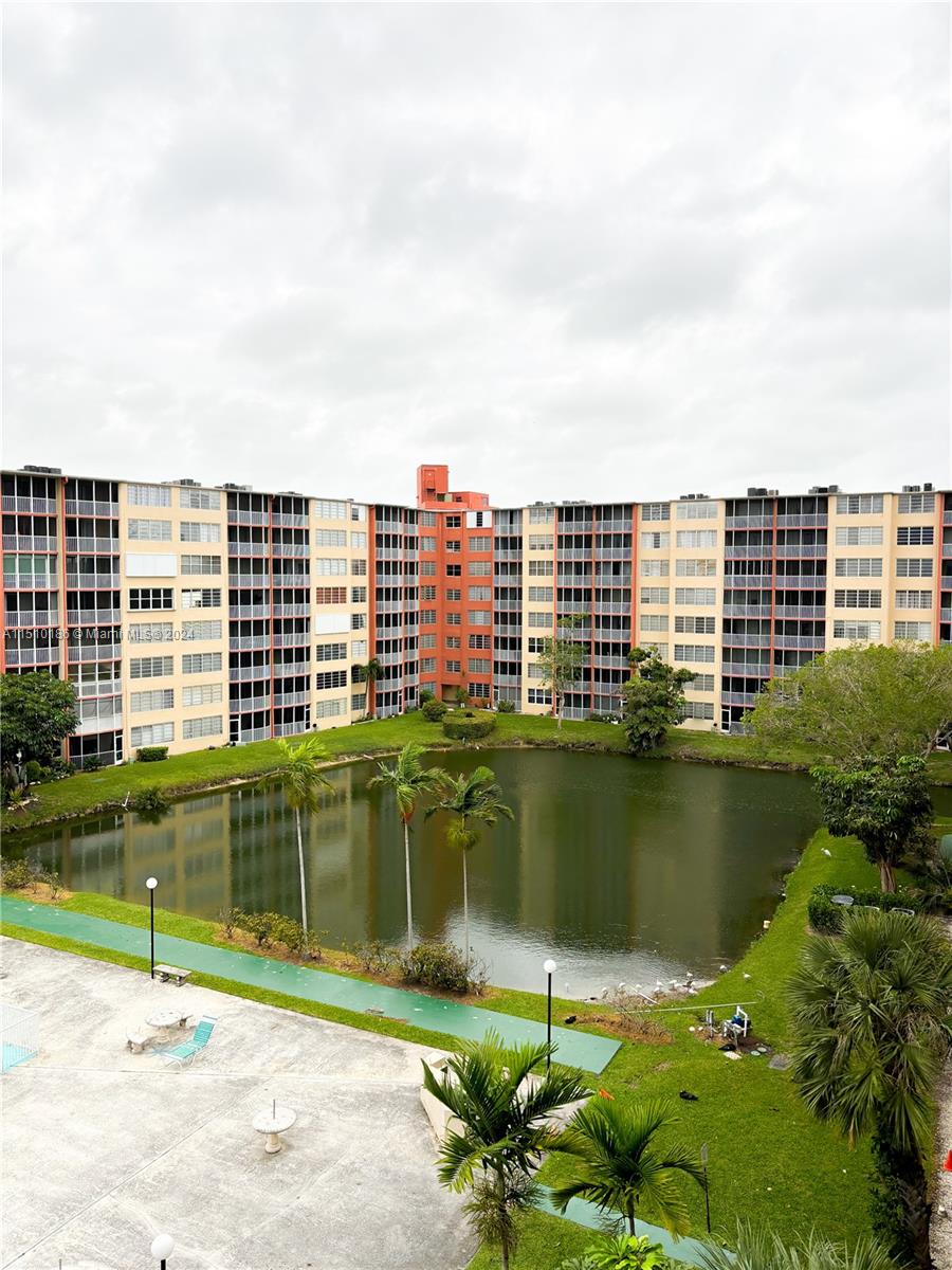 1780 NE 191st St 606-2, Miami, Florida 33179, 1 Bedroom Bedrooms, ,1 BathroomBathrooms,Residential,For Sale,1780 NE 191st St 606-2,A11510186