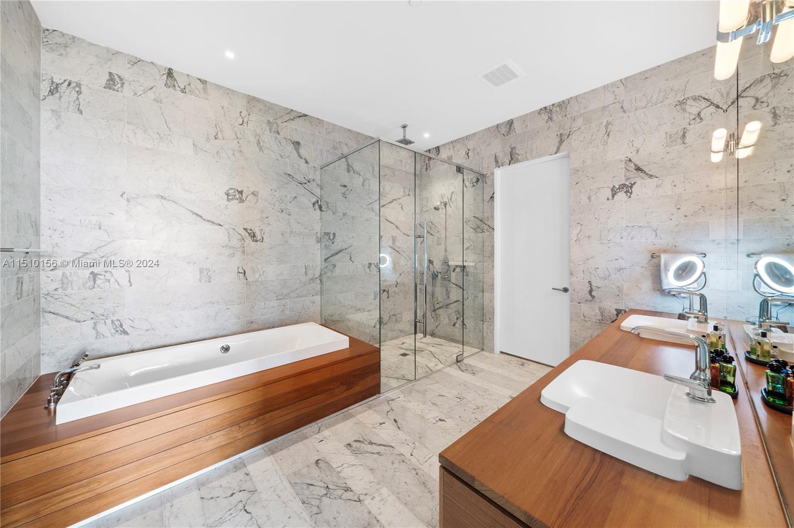 2675 Bayshore Dr, Miami, FL, 33133 United States, 5 Bedrooms Bedrooms, ,5 BathroomsBathrooms,Residential,For Sale,Bayshore Dr,A11510156