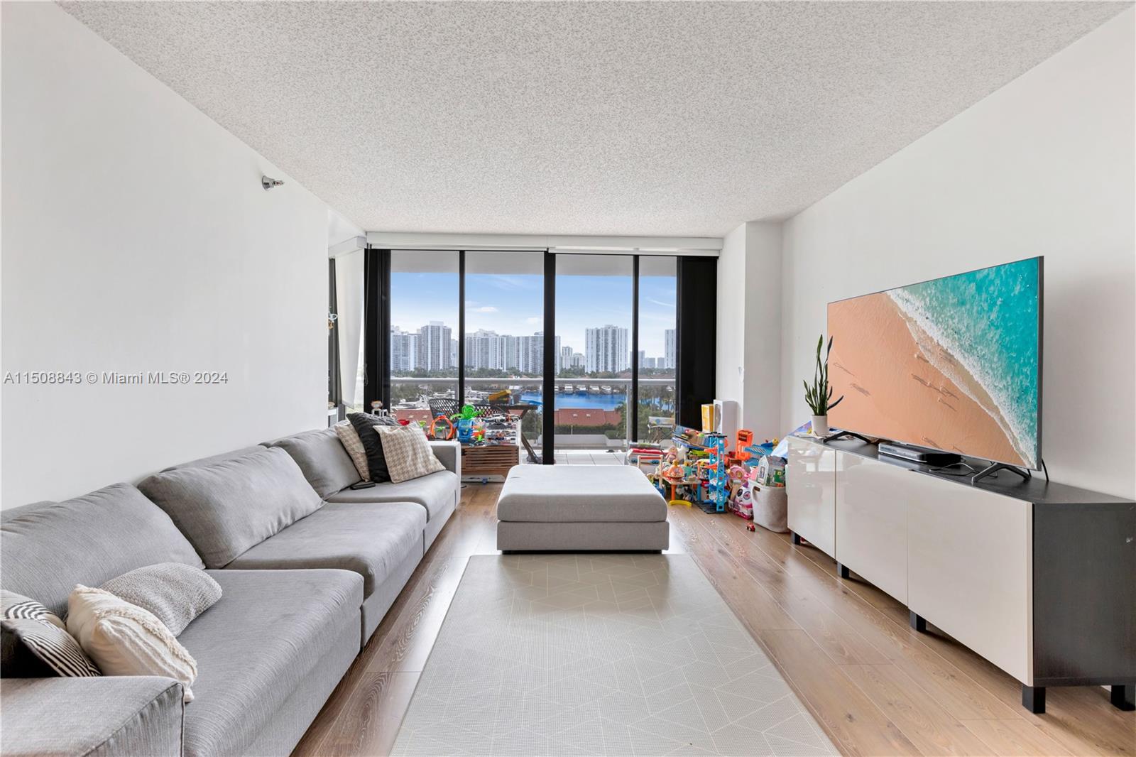 3640 Yacht Club Dr 607, Aventura, Florida 33180, 2 Bedrooms Bedrooms, ,2 BathroomsBathrooms,Residential,For Sale,3640 Yacht Club Dr 607,A11508843