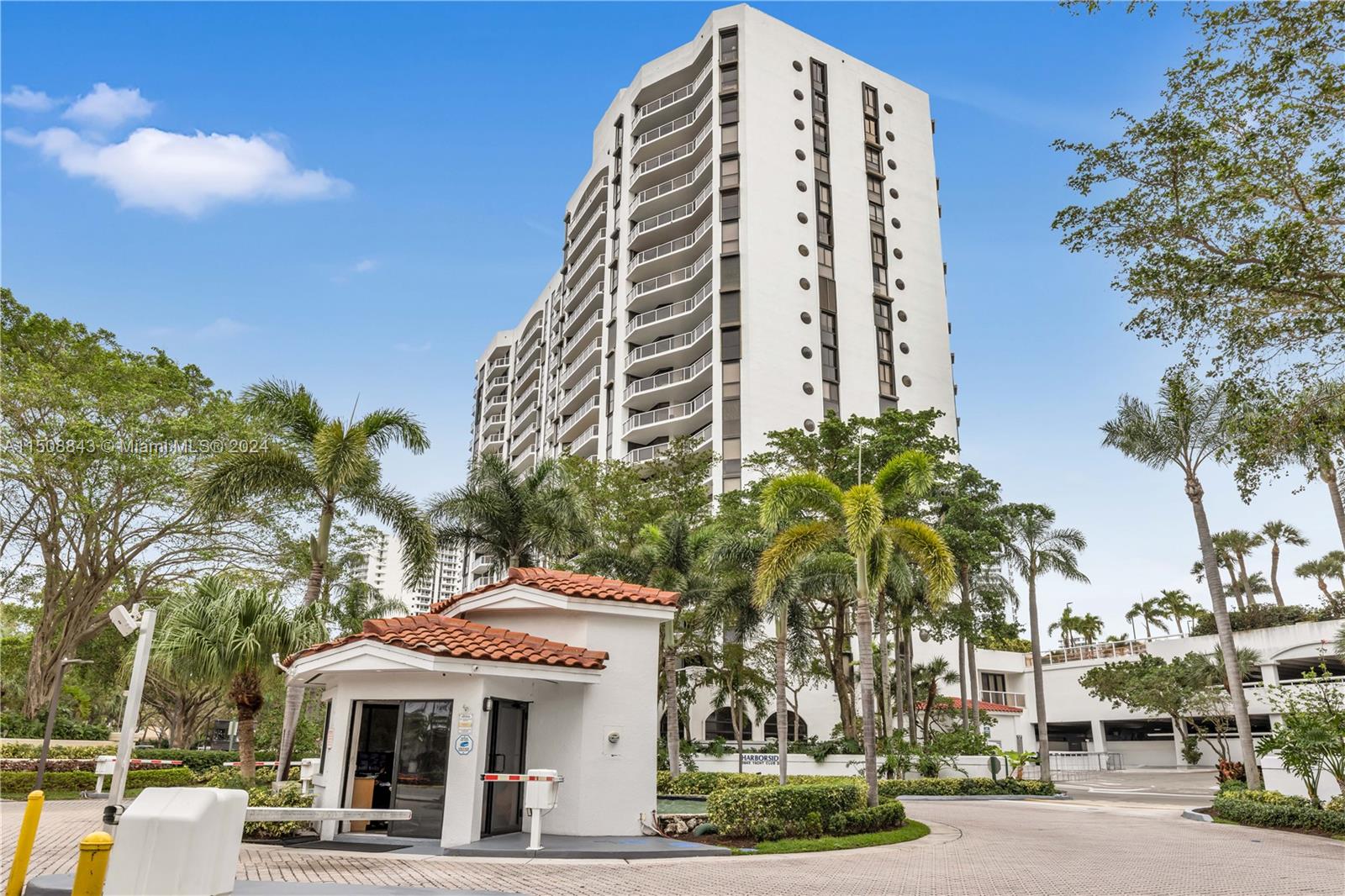 3640 Yacht Club Dr 607, Aventura, Florida 33180, 2 Bedrooms Bedrooms, ,2 BathroomsBathrooms,Residential,For Sale,3640 Yacht Club Dr 607,A11508843