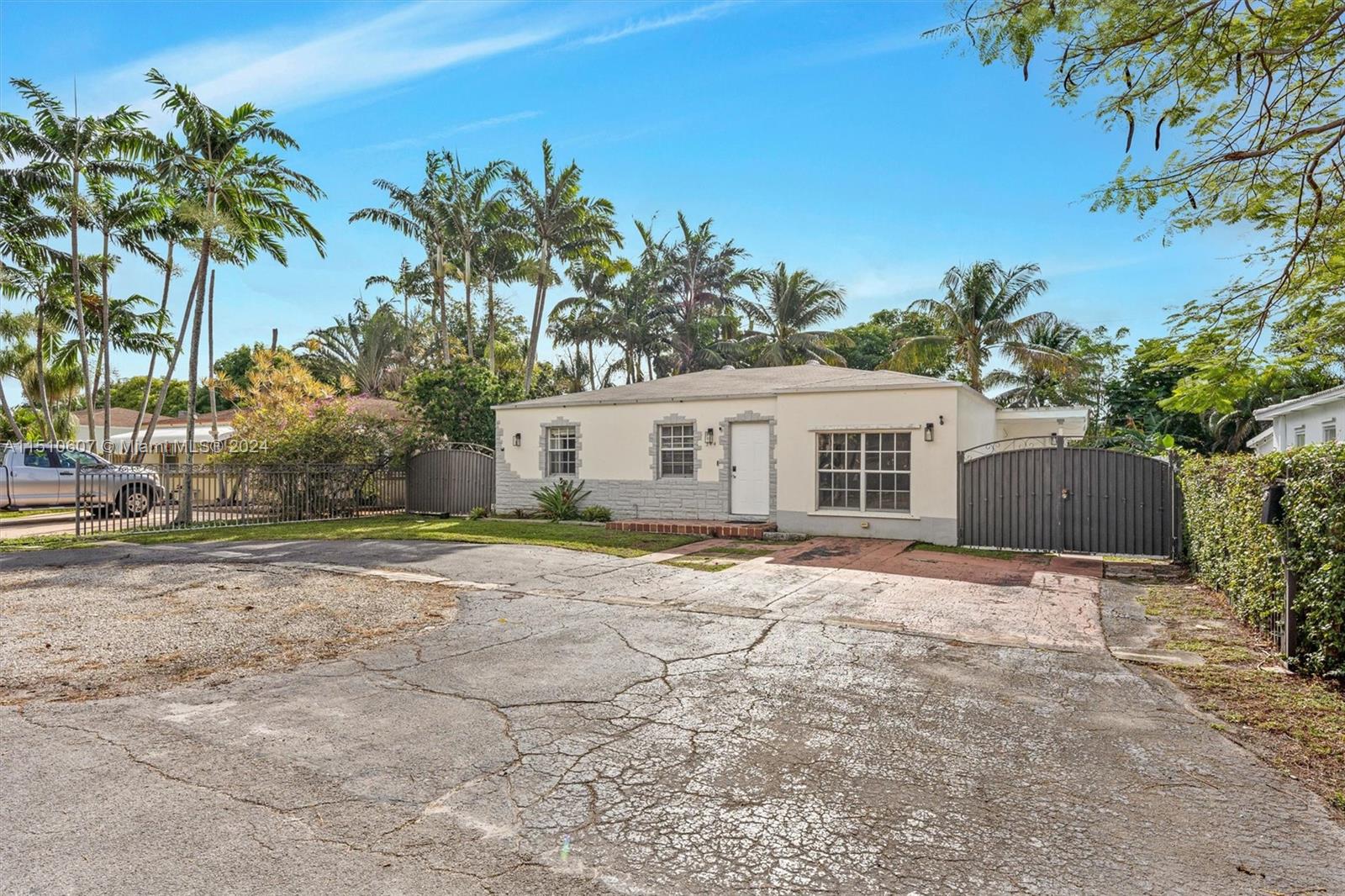 344 NW 102nd St 1, Miami, Florida 33150, 3 Bedrooms Bedrooms, ,1 BathroomBathrooms,Residentiallease,For Rent,344 NW 102nd St 1,A11510607