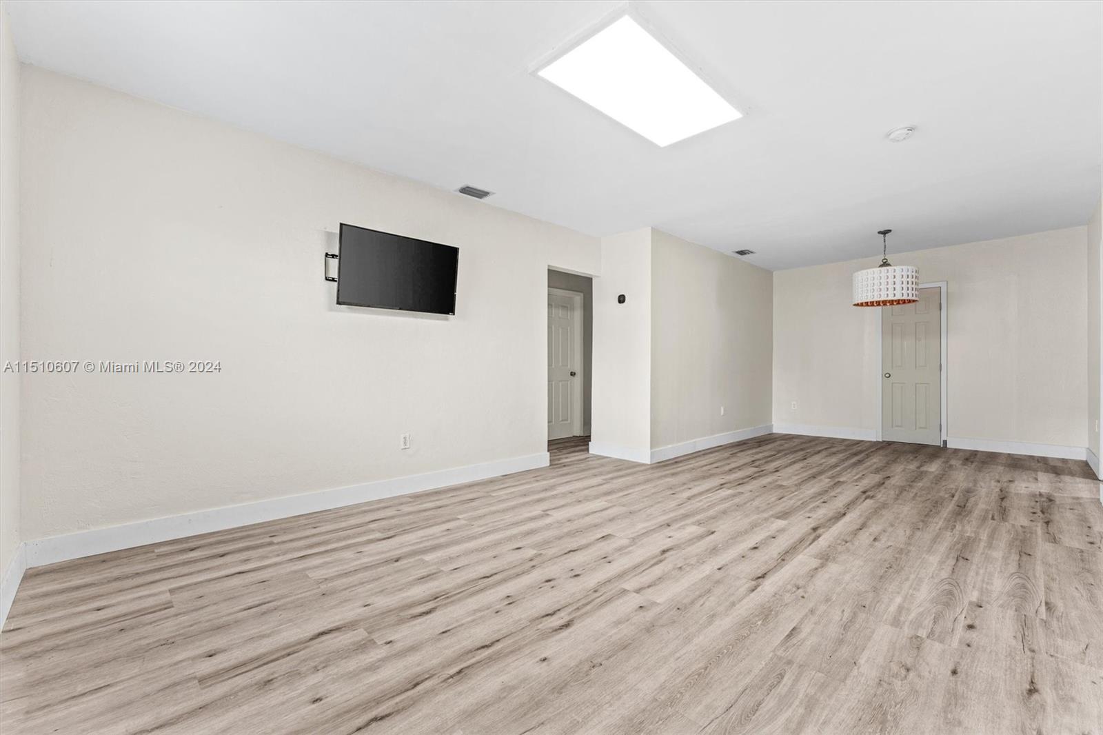 344 NW 102nd St 1, Miami, Florida 33150, 3 Bedrooms Bedrooms, ,1 BathroomBathrooms,Residentiallease,For Rent,344 NW 102nd St 1,A11510607