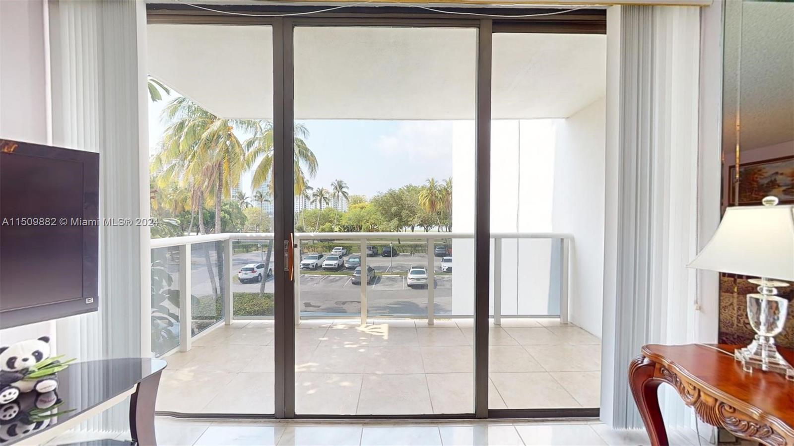 3675 Country Club Dr, Aventura, FL, 33180 United States, 2 Bedrooms Bedrooms, ,2 BathroomsBathrooms,Residential,For Sale,Country Club Dr,A11509882