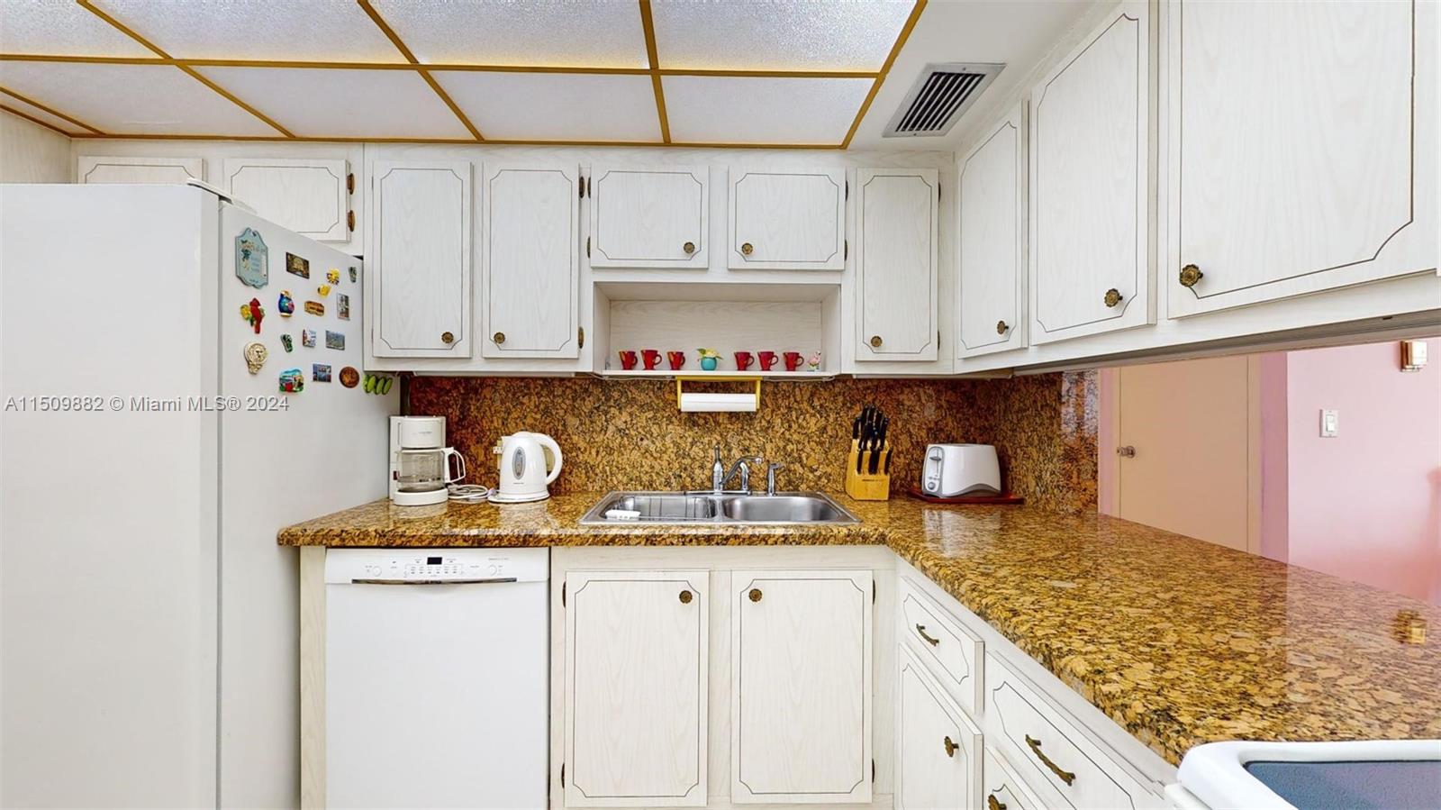 3675 N Country Club Dr 203, Aventura, Florida 33180, 2 Bedrooms Bedrooms, ,2 BathroomsBathrooms,Residential,For Sale,3675 N Country Club Dr 203,A11509882