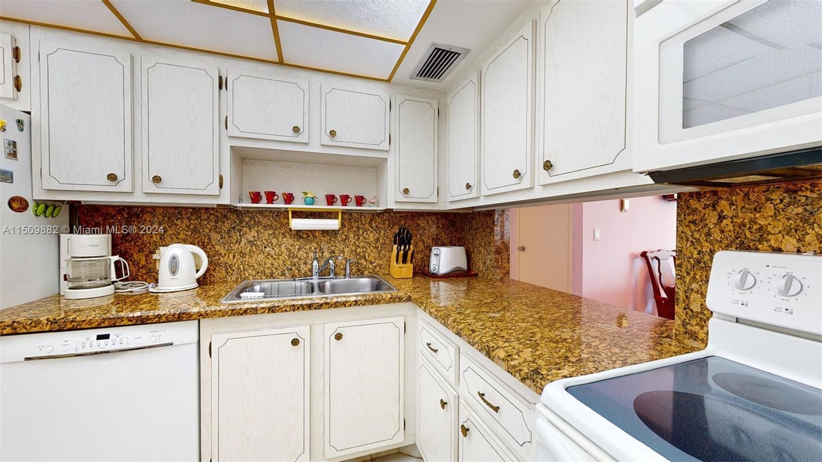 3675 N Country Club Dr 203, Aventura, Florida 33180, 2 Bedrooms Bedrooms, ,2 BathroomsBathrooms,Residential,For Sale,3675 N Country Club Dr 203,A11509882