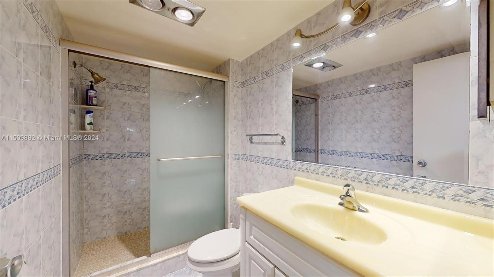 3675 N Country Club Dr 203, Aventura, Florida 33180, 2 Bedrooms Bedrooms, ,2 BathroomsBathrooms,Residential,For Sale,3675 N Country Club Dr 203,A11509882