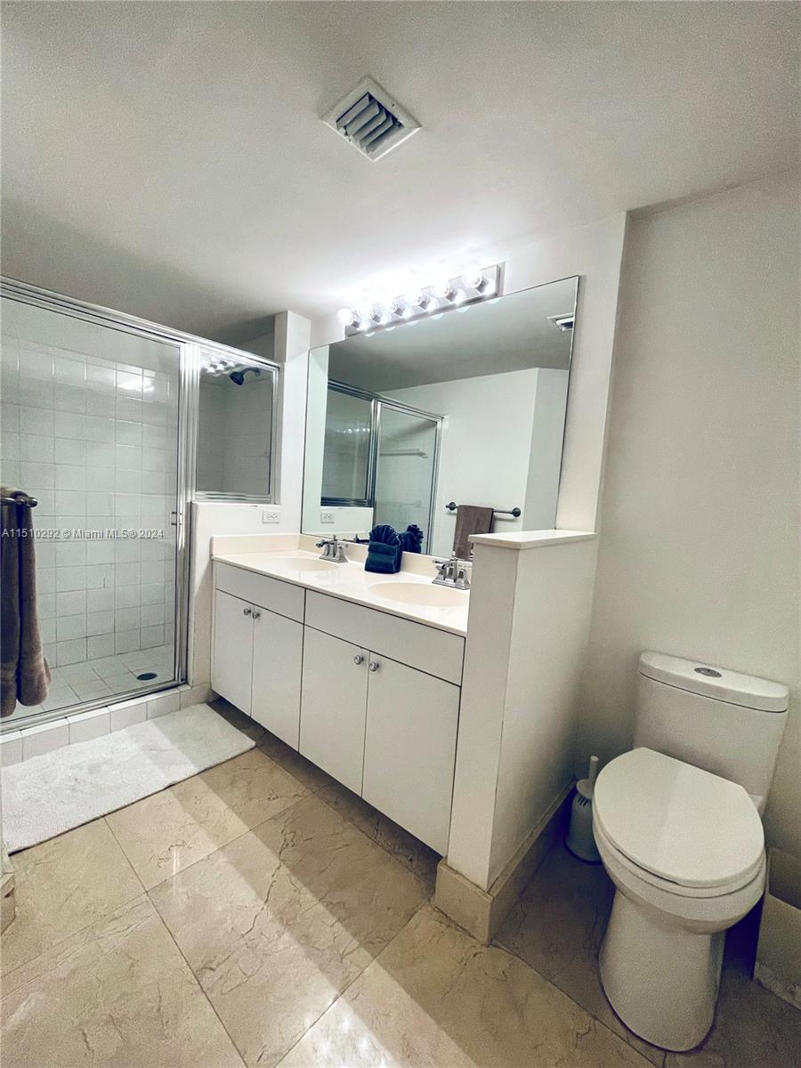 17125 Bay Rd, Sunny Isles Beach, FL, 33160 United States, 2 Bedrooms Bedrooms, ,2 BathroomsBathrooms,Residential,For Sale,Bay Rd,A11510292