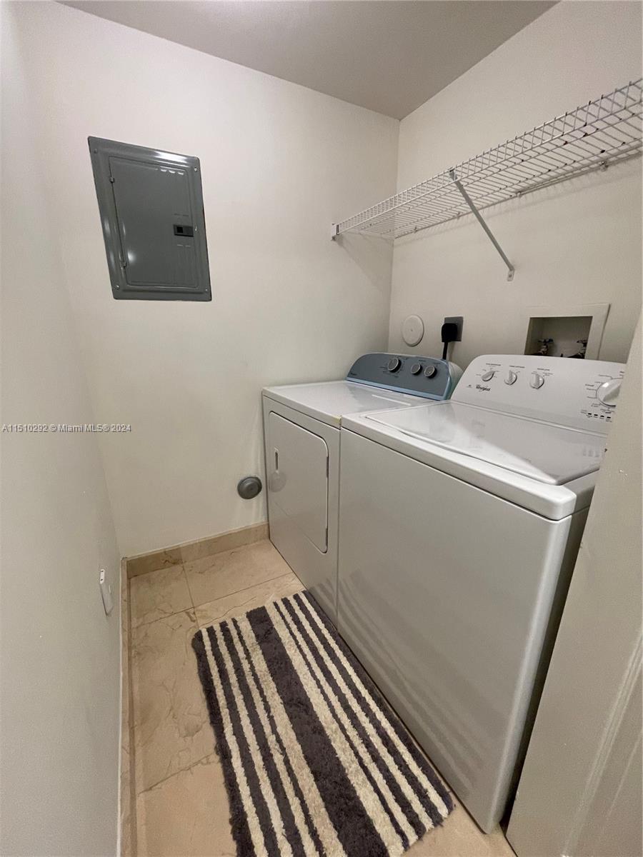 17125 Bay Rd, Sunny Isles Beach, FL, 33160 United States, 2 Bedrooms Bedrooms, ,2 BathroomsBathrooms,Residential,For Sale,Bay Rd,A11510292