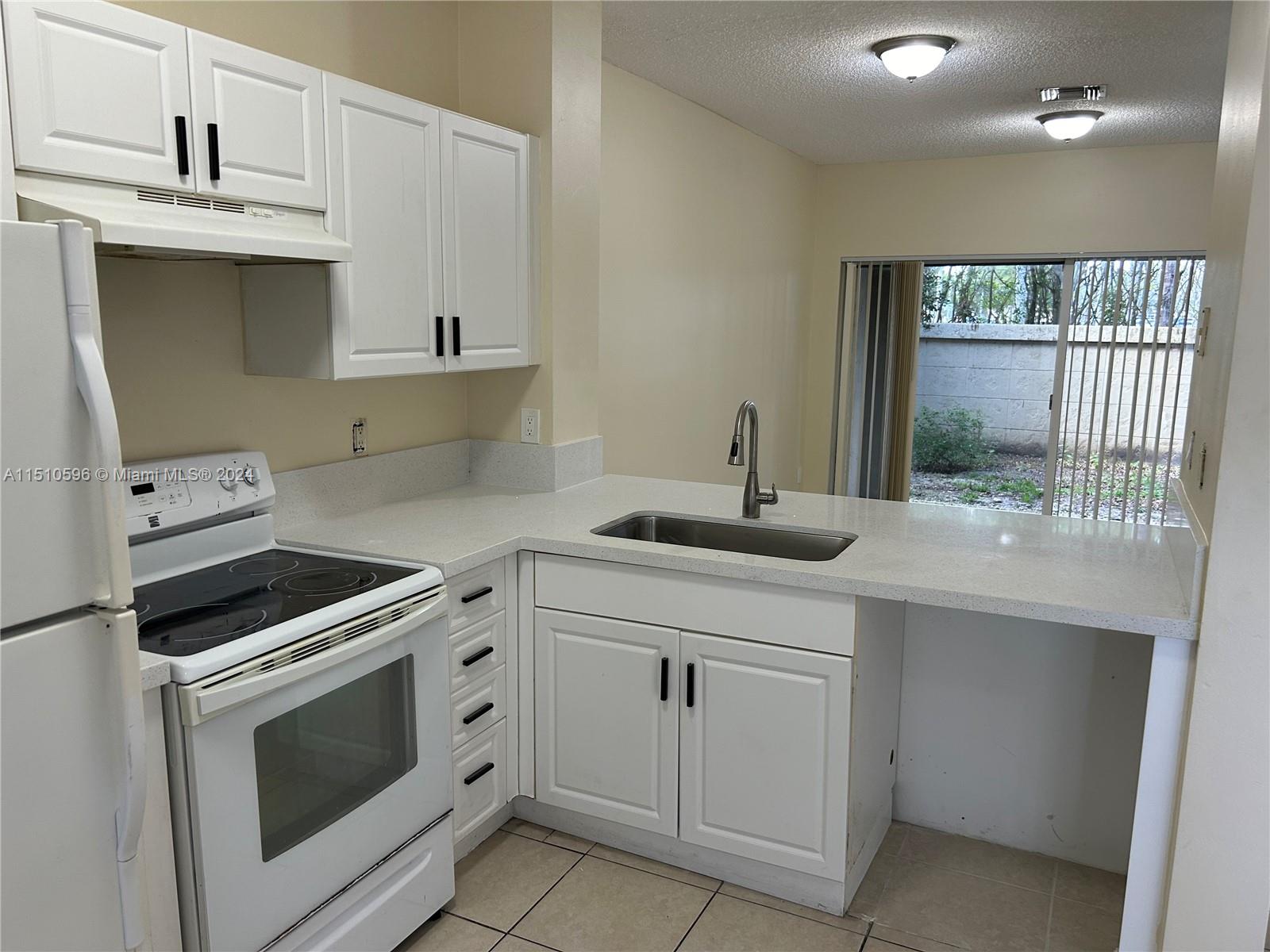 Pembroke Pines, FL, 33025 United States, 2 Bedrooms Bedrooms, ,2 BathroomsBathrooms,Residential,For Sale,A11510596