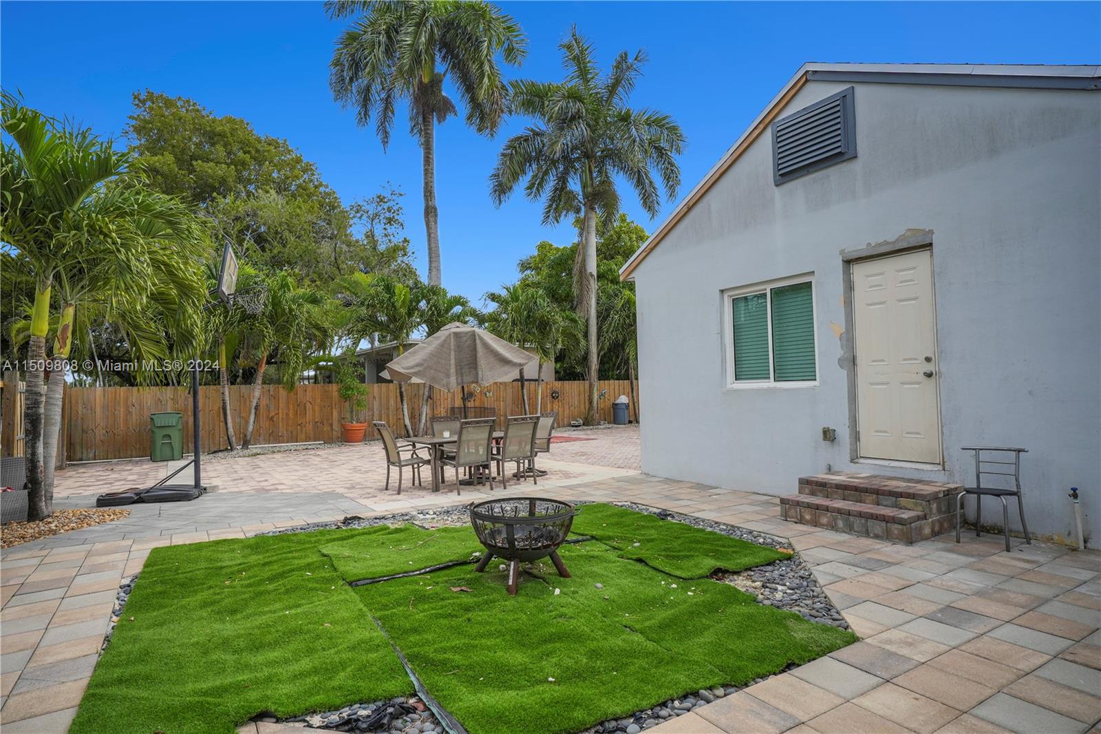 1044 NW 6th Ave, Homestead, Florida 33030, 3 Bedrooms Bedrooms, ,2 BathroomsBathrooms,Residential,For Sale,1044 NW 6th Ave,A11509808