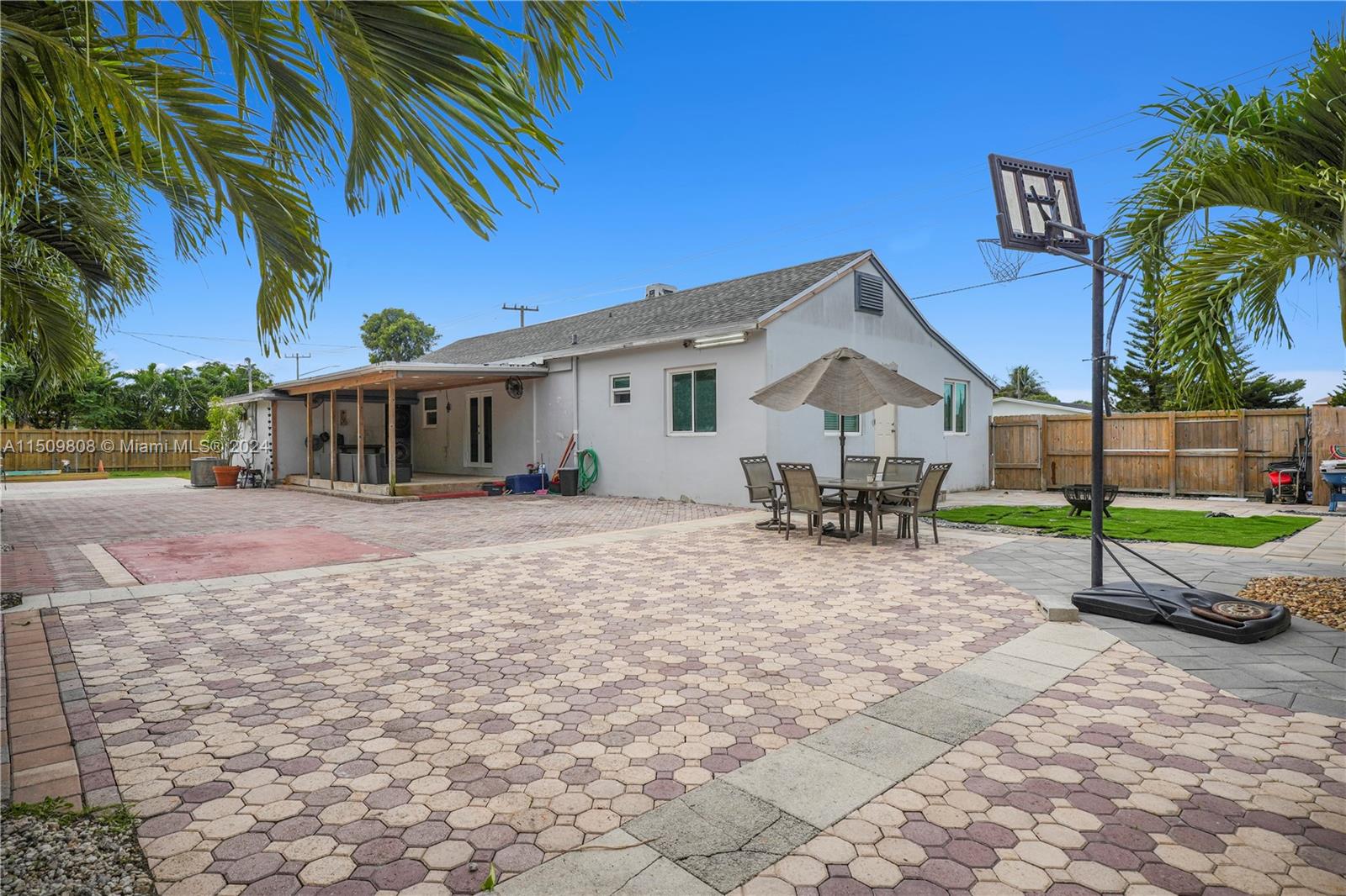 1044 NW 6th Ave, Homestead, Florida 33030, 3 Bedrooms Bedrooms, ,2 BathroomsBathrooms,Residential,For Sale,1044 NW 6th Ave,A11509808