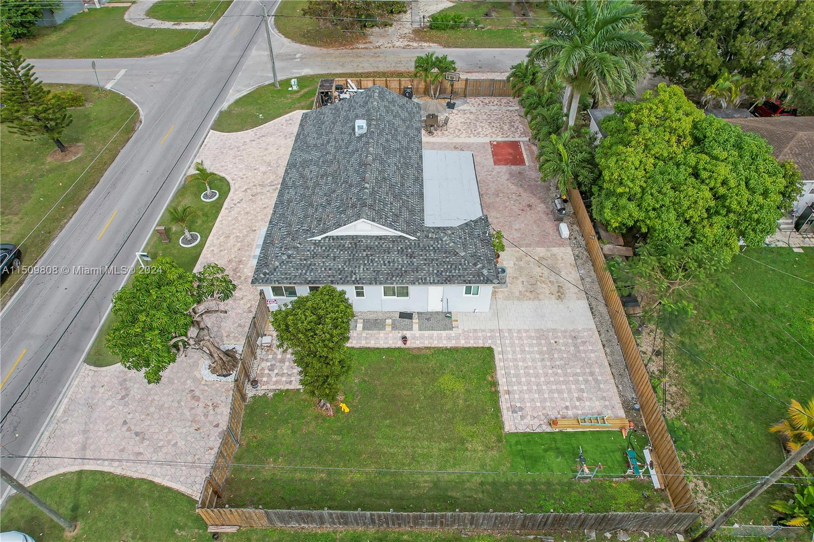 1044 NW 6th Ave, Homestead, Florida 33030, 3 Bedrooms Bedrooms, ,2 BathroomsBathrooms,Residential,For Sale,1044 NW 6th Ave,A11509808