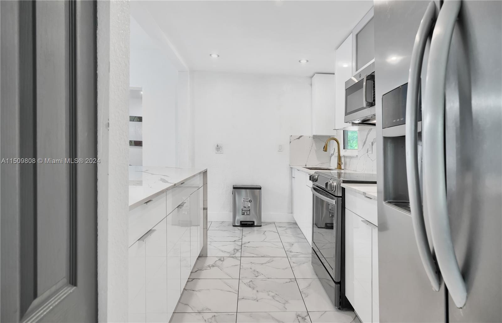 1044 NW 6th Ave, Homestead, Florida 33030, 3 Bedrooms Bedrooms, ,2 BathroomsBathrooms,Residential,For Sale,1044 NW 6th Ave,A11509808