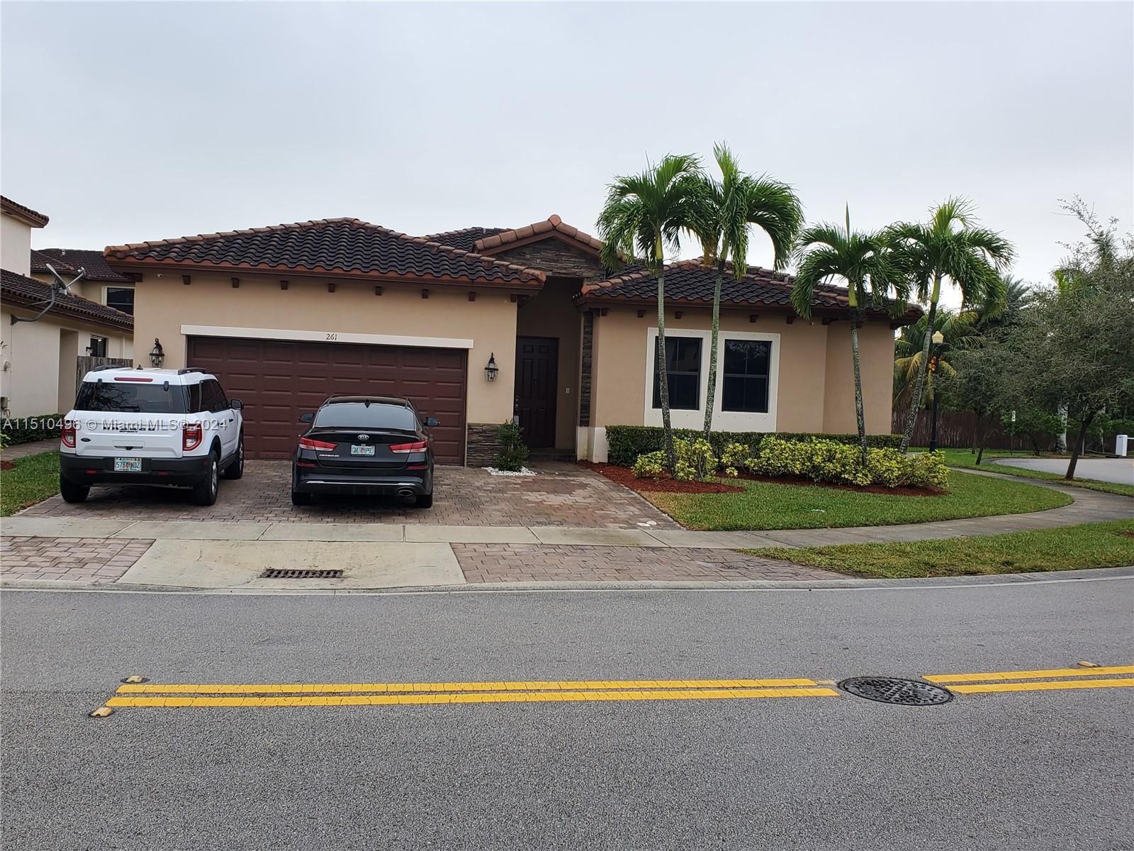 261 SE 35th Ave  For Sale A11510496, FL