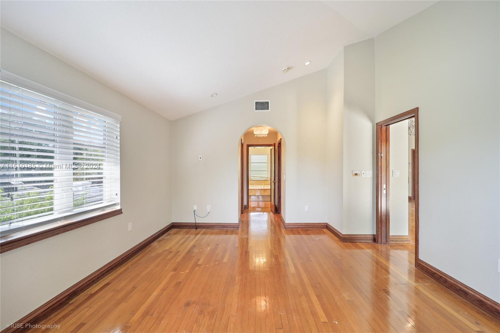 5845 Bay Rd, Miami Beach, FL, 33140 United States, 4 Bedrooms Bedrooms, ,3 BathroomsBathrooms,Residential,For Sale,Bay Rd,A11510185