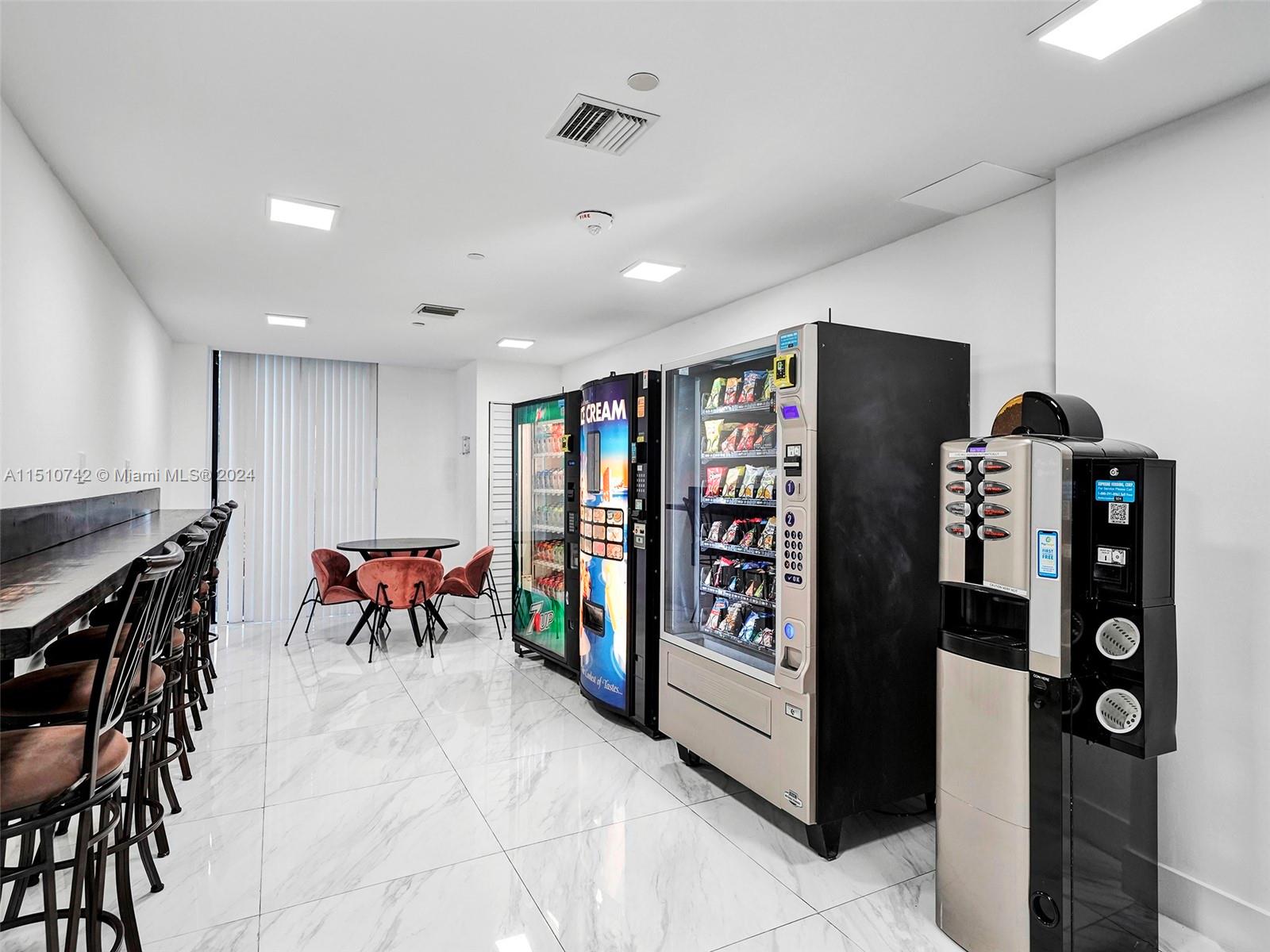 Aventura, Florida 33180, 2 Bedrooms Bedrooms, ,2 BathroomsBathrooms,Residentiallease,For Rent,A11510742