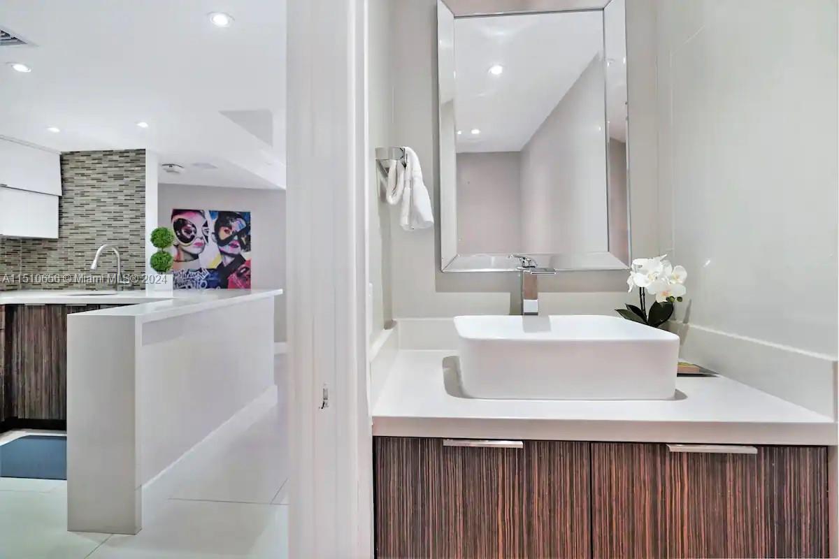 1717 N Bayshore Dr A-3442, Miami, Florida 33132, 1 Bedroom Bedrooms, ,1 BathroomBathrooms,Residentiallease,For Rent,1717 N Bayshore Dr A-3442,A11510656