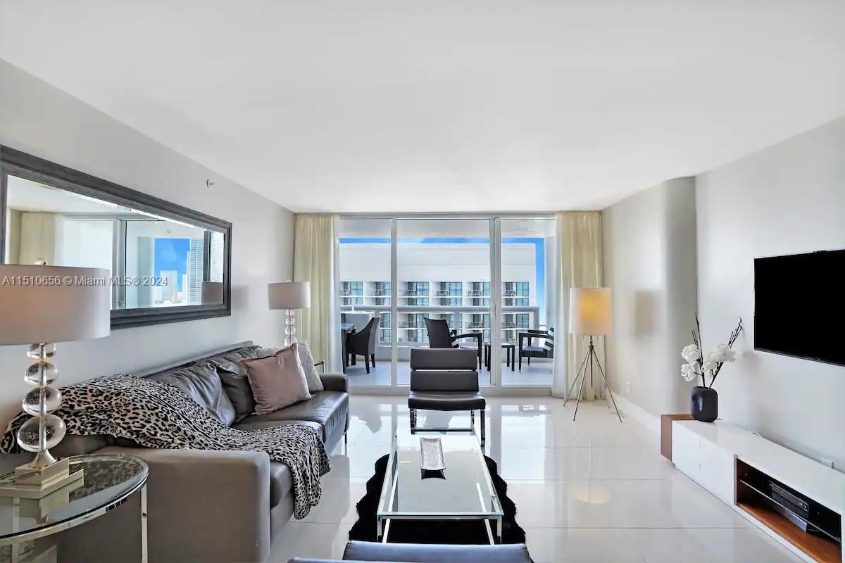 1717 N Bayshore Dr A-3442, Miami, Florida 33132, 1 Bedroom Bedrooms, ,1 BathroomBathrooms,Residentiallease,For Rent,1717 N Bayshore Dr A-3442,A11510656