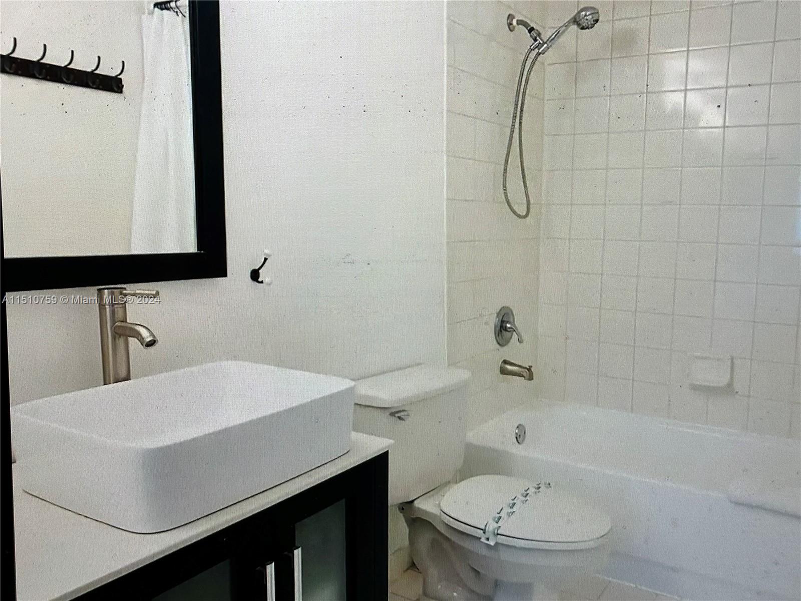 19877 Country Club Dr, Aventura, FL, 33180 United States, 1 Bedroom Bedrooms, ,1 BathroomBathrooms,Residential,For Sale,Country Club Dr,A11510759