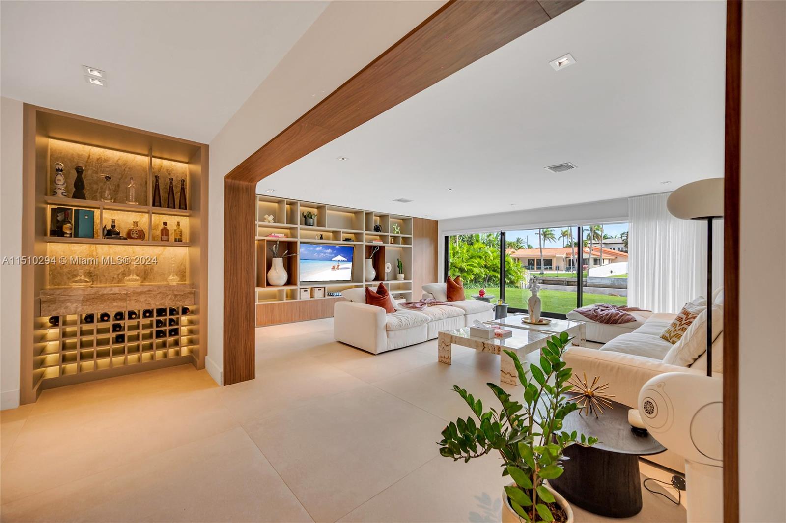 1470 Cleveland Rd, Miami Beach, FL, 33141 United States, 4 Bedrooms Bedrooms, ,3 BathroomsBathrooms,Residential,For Sale,Cleveland Rd,A11510294