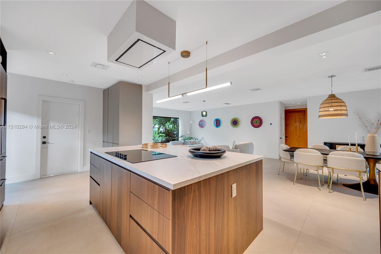 1470 Cleveland Rd, Miami Beach, FL, 33141 United States, 4 Bedrooms Bedrooms, ,3 BathroomsBathrooms,Residential,For Sale,Cleveland Rd,A11510294