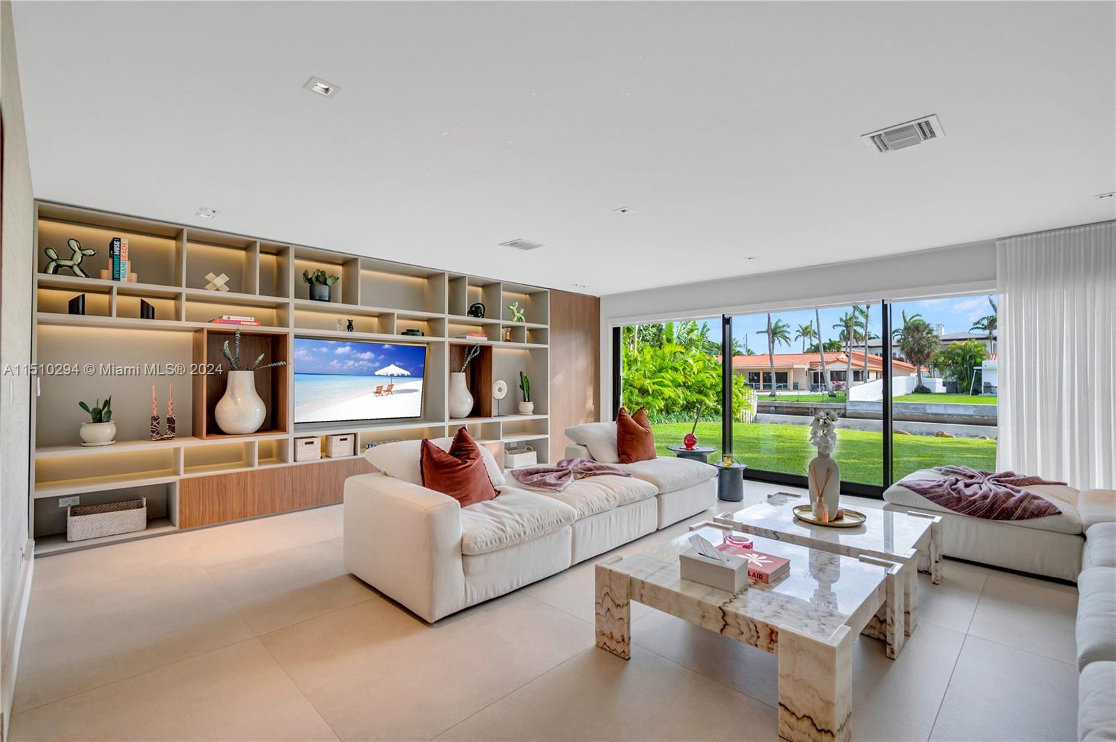 1470 Cleveland Rd, Miami Beach, FL, 33141 United States, 4 Bedrooms Bedrooms, ,3 BathroomsBathrooms,Residential,For Sale,Cleveland Rd,A11510294