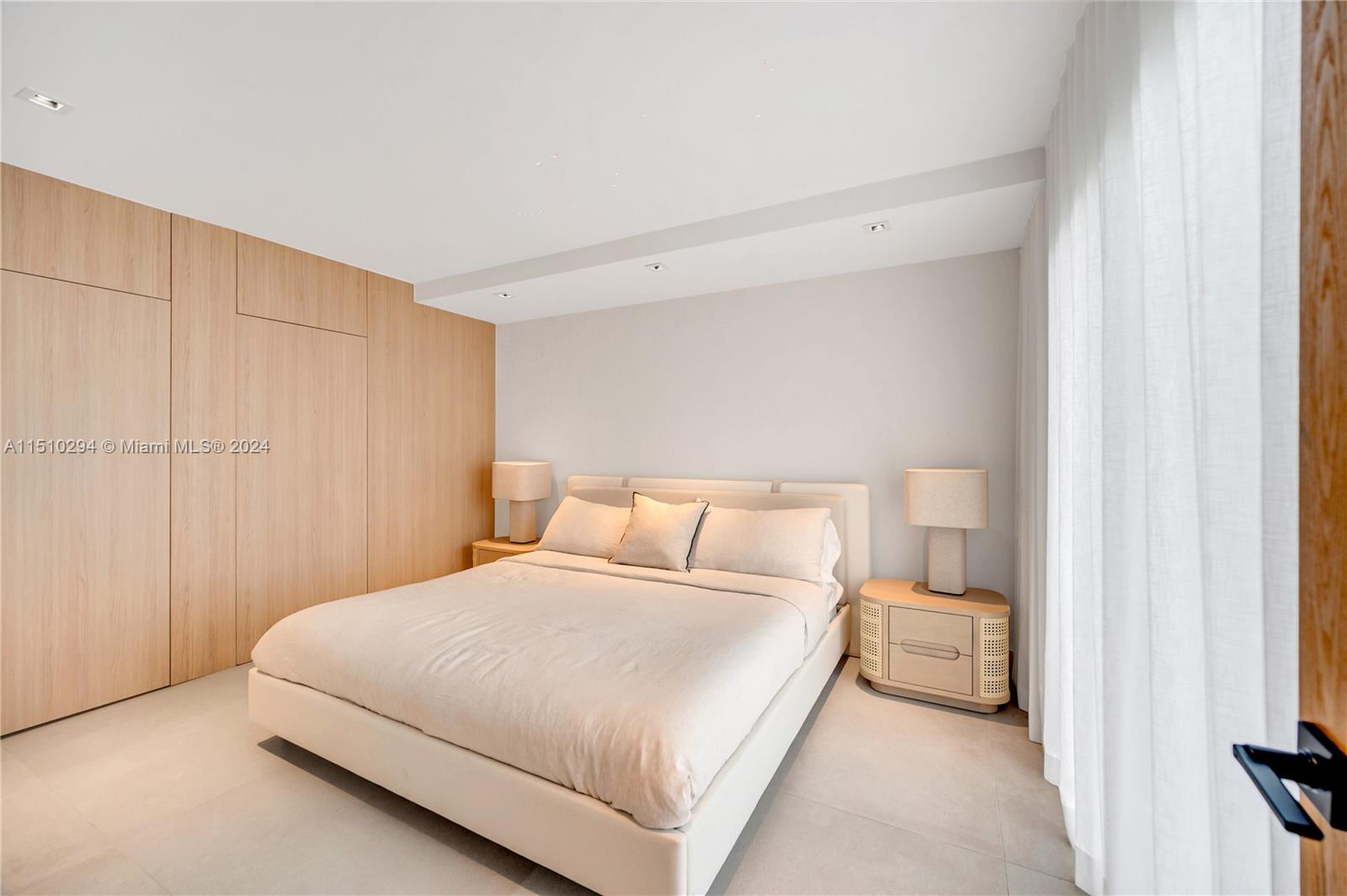 1470 Cleveland Rd, Miami Beach, FL, 33141 United States, 4 Bedrooms Bedrooms, ,3 BathroomsBathrooms,Residential,For Sale,Cleveland Rd,A11510294