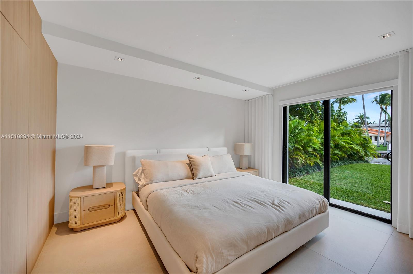 1470 Cleveland Rd, Miami Beach, FL, 33141 United States, 4 Bedrooms Bedrooms, ,3 BathroomsBathrooms,Residential,For Sale,Cleveland Rd,A11510294