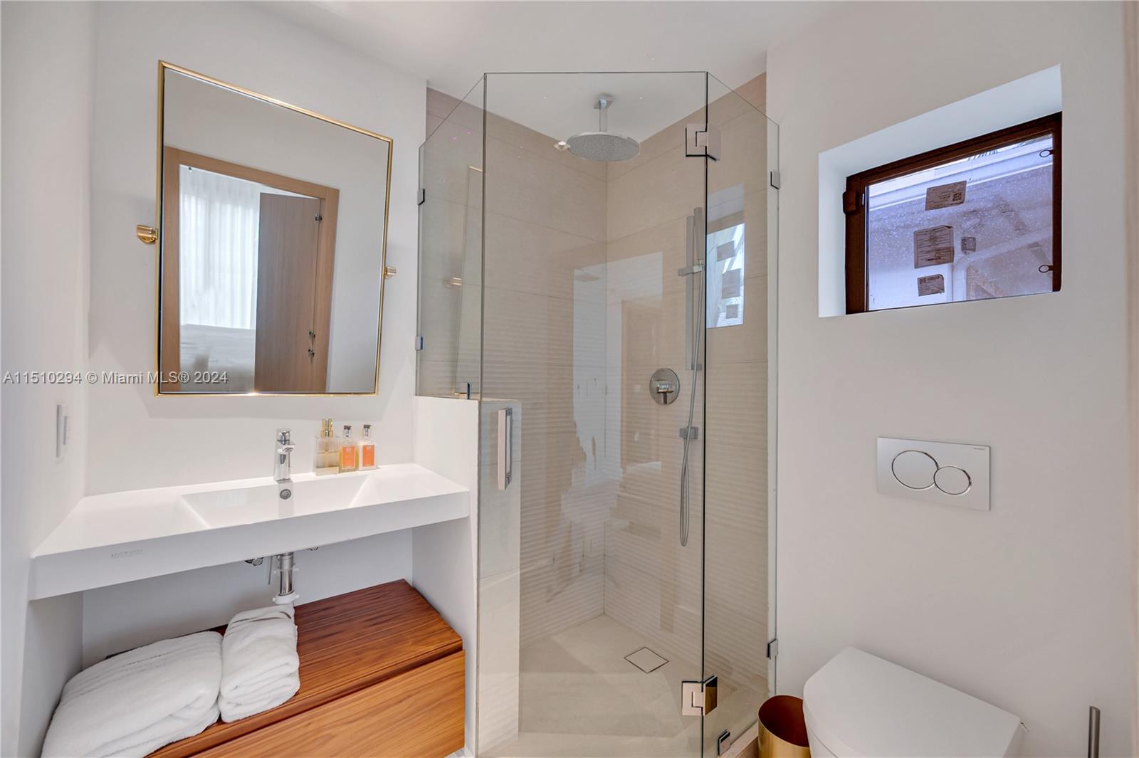 1470 Cleveland Rd, Miami Beach, FL, 33141 United States, 4 Bedrooms Bedrooms, ,3 BathroomsBathrooms,Residential,For Sale,Cleveland Rd,A11510294