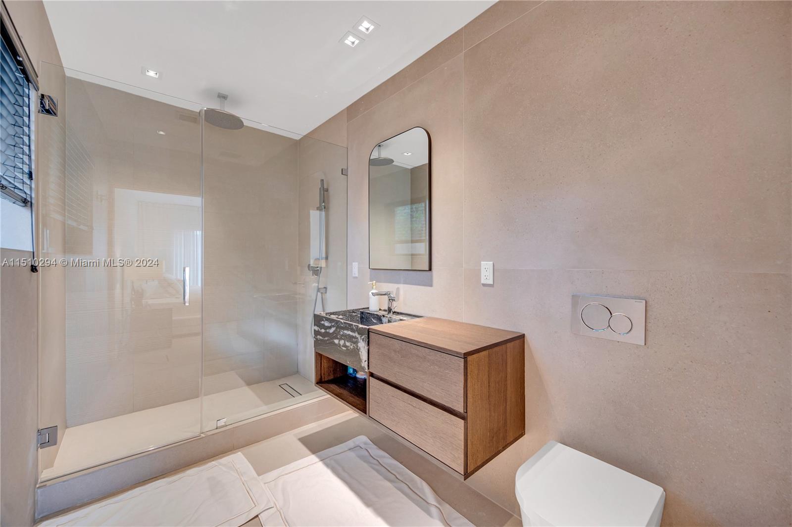 1470 Cleveland Rd, Miami Beach, FL, 33141 United States, 4 Bedrooms Bedrooms, ,3 BathroomsBathrooms,Residential,For Sale,Cleveland Rd,A11510294