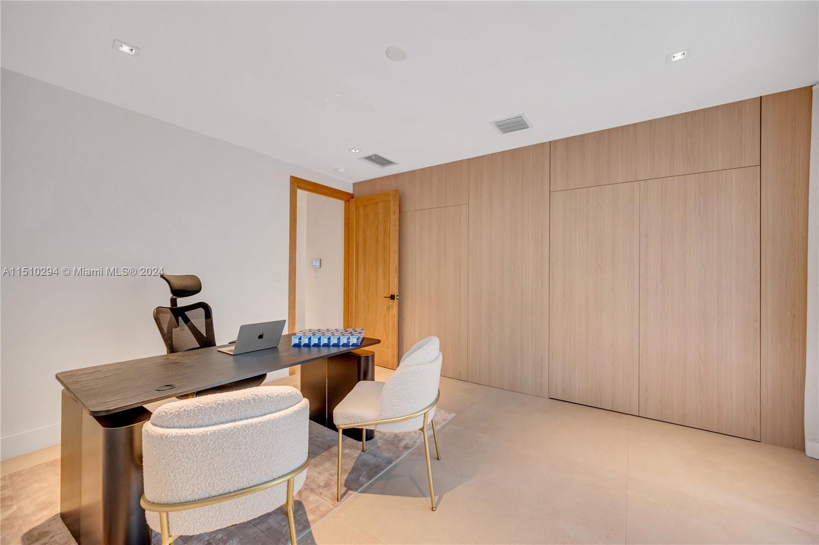 1470 Cleveland Rd, Miami Beach, FL, 33141 United States, 4 Bedrooms Bedrooms, ,3 BathroomsBathrooms,Residential,For Sale,Cleveland Rd,A11510294