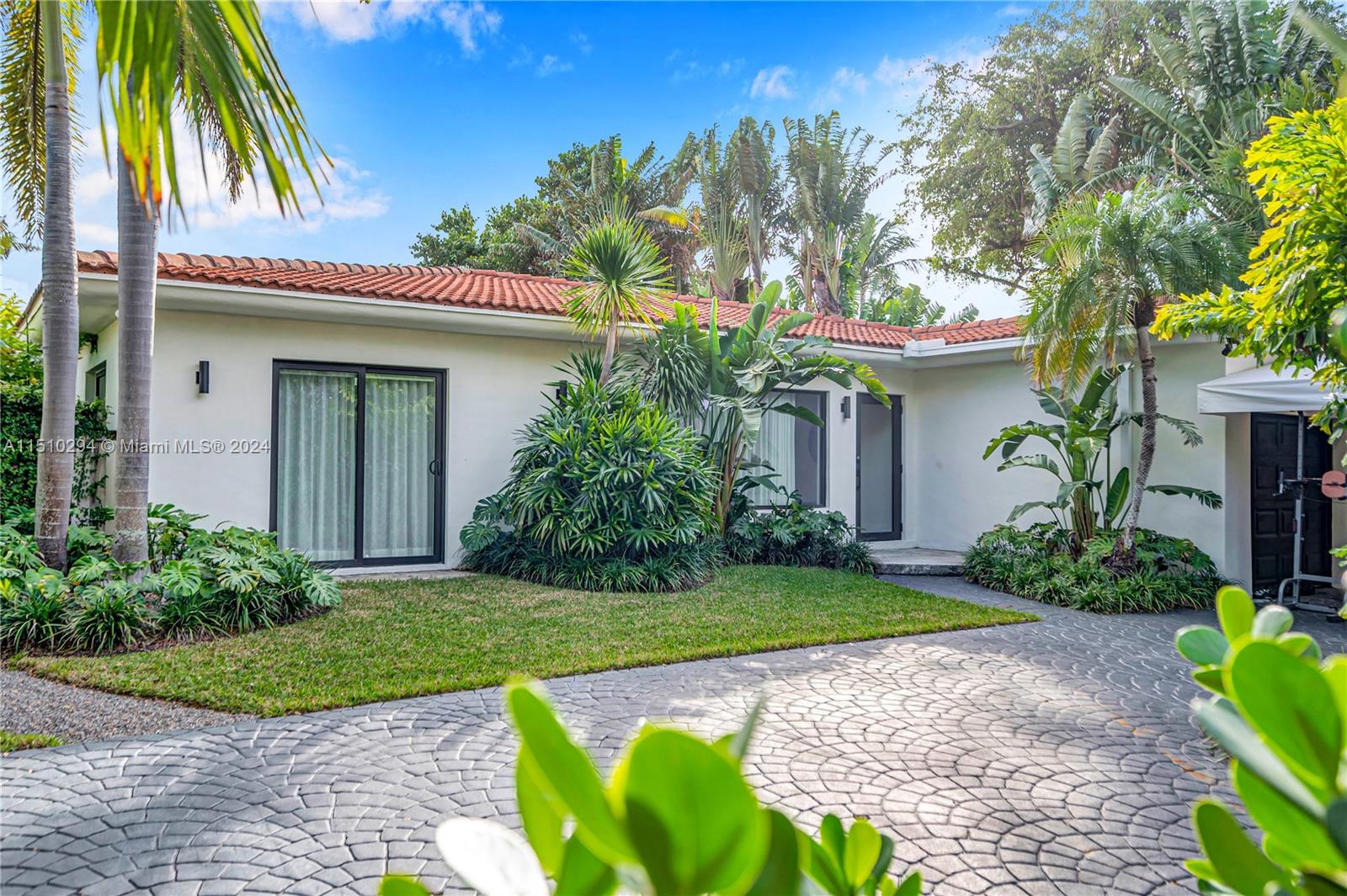1470 Cleveland Rd, Miami Beach, FL, 33141 United States, 4 Bedrooms Bedrooms, ,3 BathroomsBathrooms,Residential,For Sale,Cleveland Rd,A11510294