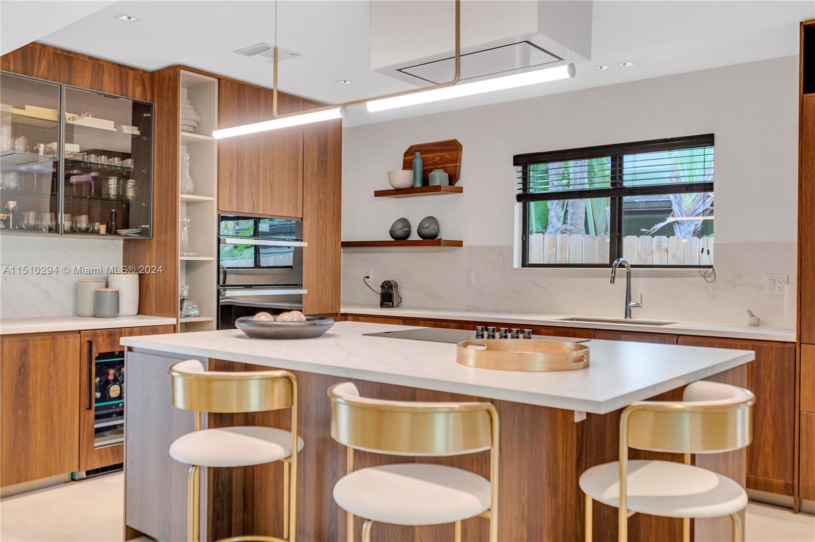 1470 Cleveland Rd, Miami Beach, FL, 33141 United States, 4 Bedrooms Bedrooms, ,3 BathroomsBathrooms,Residential,For Sale,Cleveland Rd,A11510294