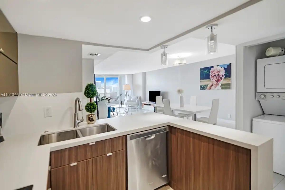 1717 N Bayshore A-3742, Miami, Florida 33132, 1 Bedroom Bedrooms, ,1 BathroomBathrooms,Residentiallease,For Rent,1717 N Bayshore A-3742,A11510779