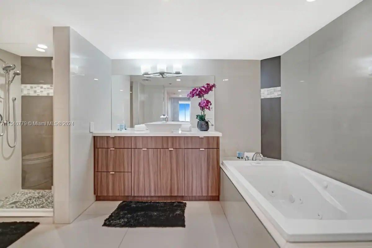 1717 N Bayshore A-3742, Miami, Florida 33132, 1 Bedroom Bedrooms, ,1 BathroomBathrooms,Residentiallease,For Rent,1717 N Bayshore A-3742,A11510779