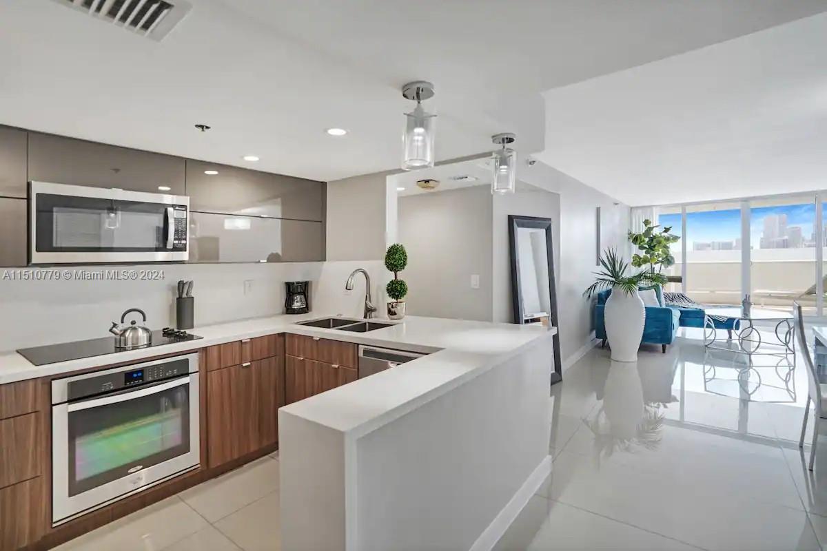 1717 N Bayshore A-3742, Miami, Florida 33132, 1 Bedroom Bedrooms, ,1 BathroomBathrooms,Residentiallease,For Rent,1717 N Bayshore A-3742,A11510779