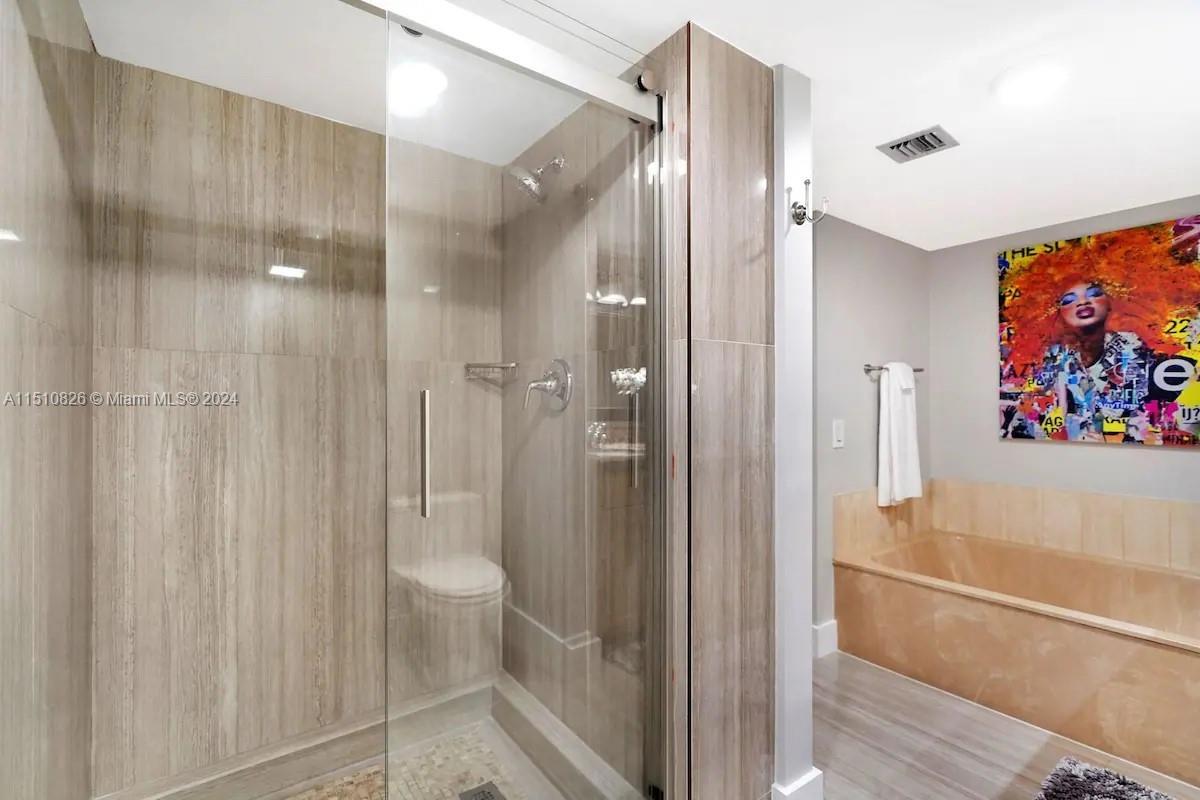 1717 N Bayshore Dr A-3444, Miami, Florida 33132, 1 Bedroom Bedrooms, ,1 BathroomBathrooms,Residentiallease,For Rent,1717 N Bayshore Dr A-3444,A11510826