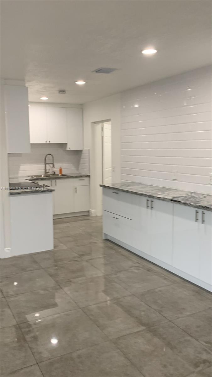 1101 15th Ct, Fort Lauderdale, FL, 33311 United States, 4 Bedrooms Bedrooms, ,3 BathroomsBathrooms,Residential,For Sale,15th Ct,A11510895