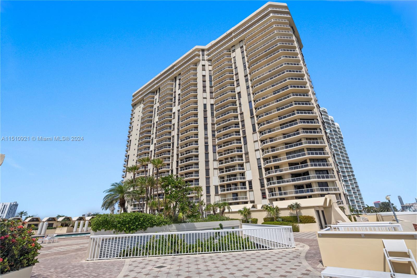20191 E Country Club Dr 1109 + CABANA, Aventura, Florida 33180, 2 Bedrooms Bedrooms, ,2 BathroomsBathrooms,Residential,For Sale,20191 E Country Club Dr 1109 + CABANA,A11510921