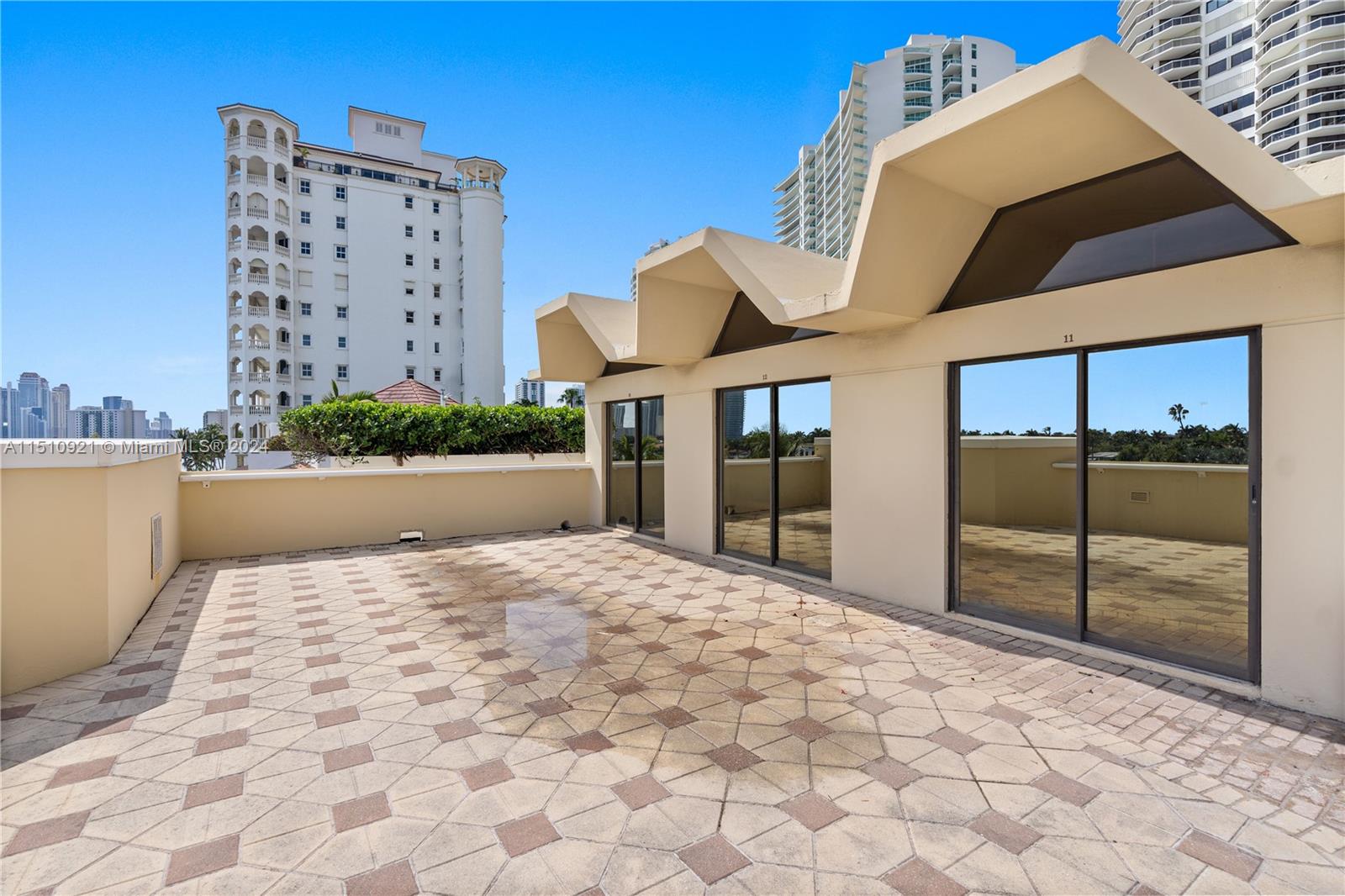 20191 E Country Club Dr 1109 + CABANA, Aventura, Florida 33180, 2 Bedrooms Bedrooms, ,2 BathroomsBathrooms,Residential,For Sale,20191 E Country Club Dr 1109 + CABANA,A11510921