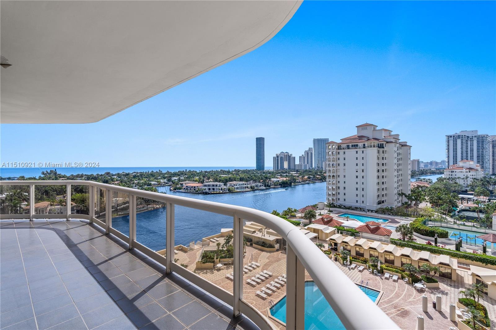 20191 Country Club Dr, Aventura, FL, 33180 United States, 2 Bedrooms Bedrooms, ,2 BathroomsBathrooms,Residential,For Sale,Country Club Dr,A11510921