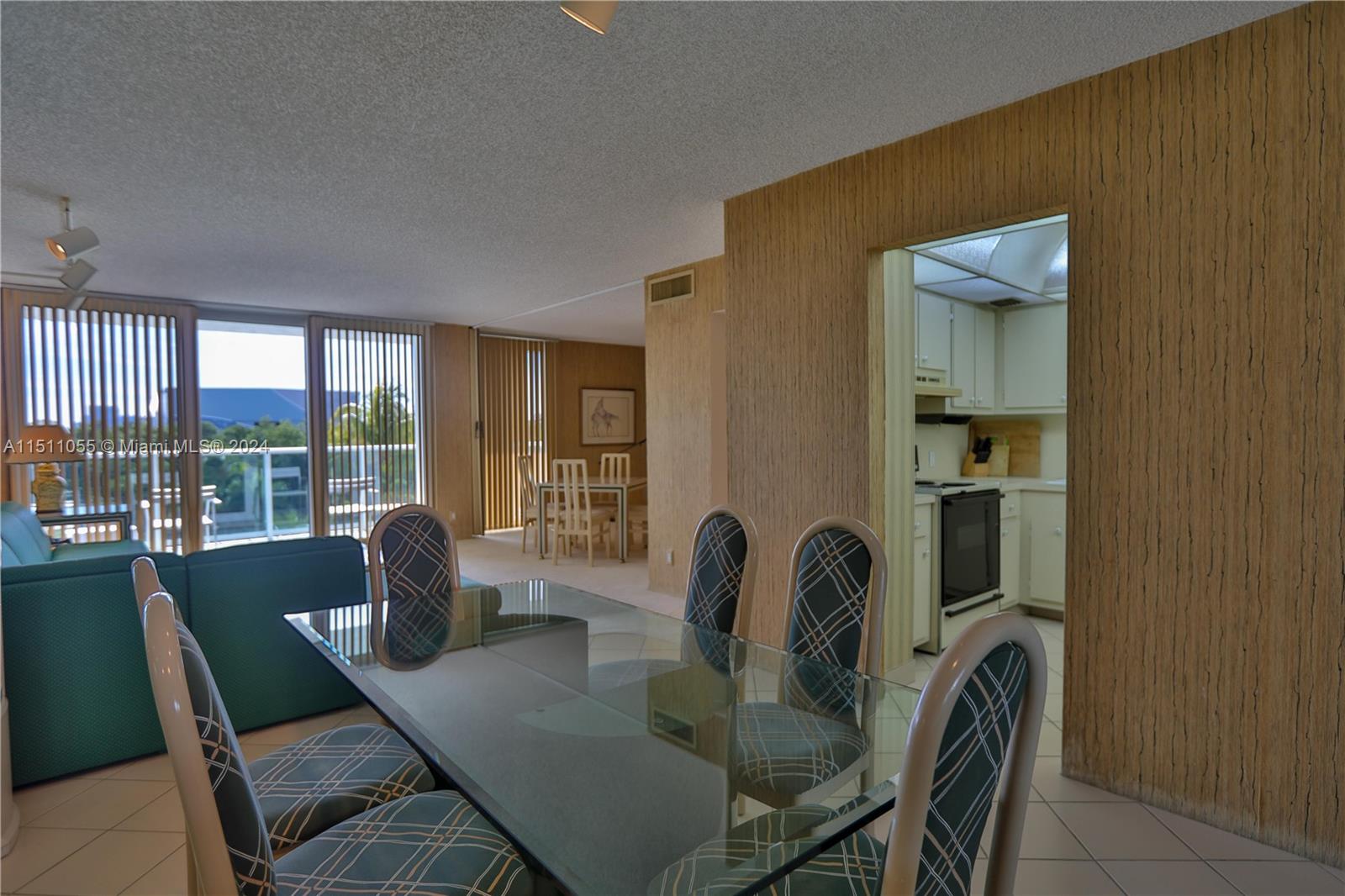 100 Bayview Dr, Sunny Isles Beach, FL, 33160 United States, 2 Bedrooms Bedrooms, ,2 BathroomsBathrooms,Residential,For Sale,Bayview Dr,A11511055