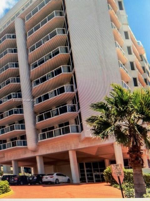 17275 Collins Ave, Sunny Isles Beach, FL, 33160 United States, 2 Bedrooms Bedrooms, ,2 BathroomsBathrooms,Residential,For Sale,Collins Ave,A11510911